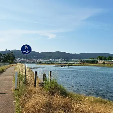 Villarmo Cais * ビアナドカステロ