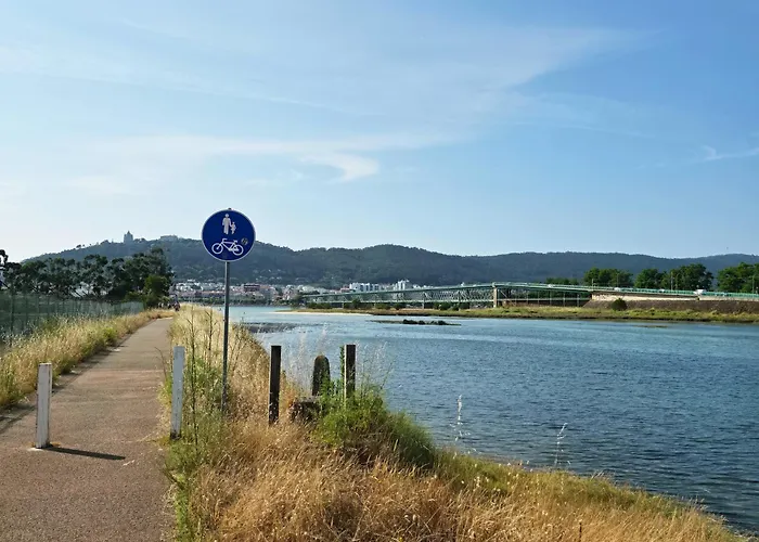 Villarmo Cais * ビアナドカステロ